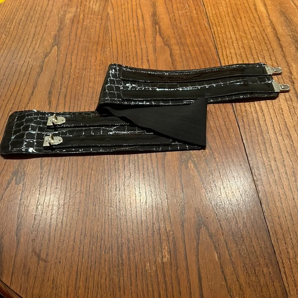 Leatherock Vintage Wide Patent Leather Belt With Elastic At Back 2 Snap Buckles